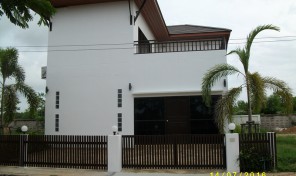 2 storey house on beach road rayong at VIP Chain Resort.